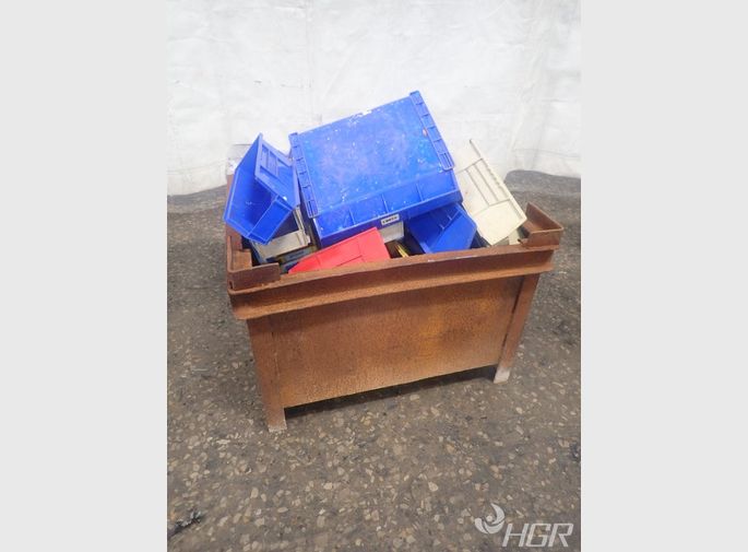  Plastic Bins
