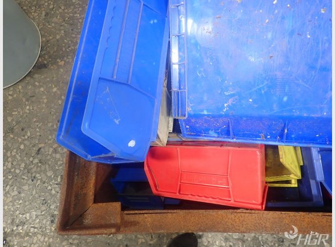 Plastic Bins