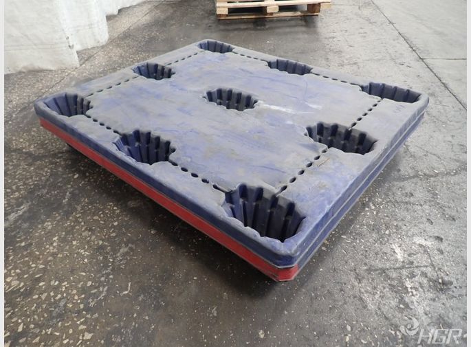  Plastic Skids