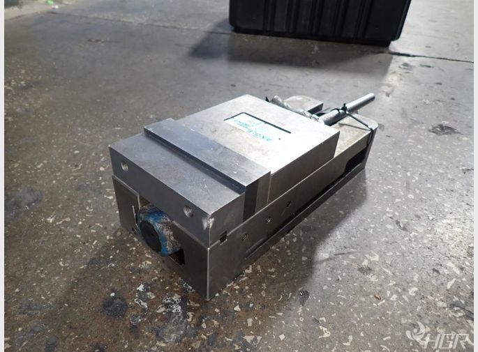 Angle Tight 6 Vise
