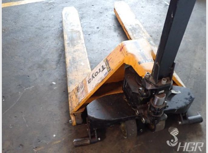  Pallet Jack