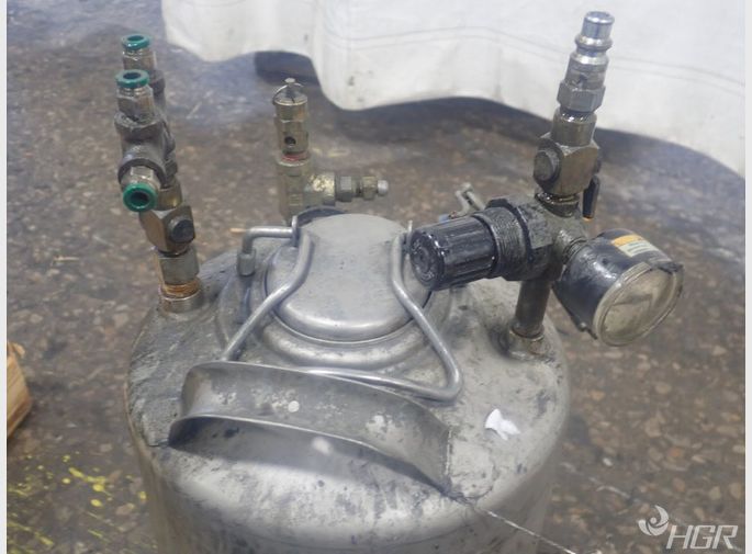 Spraying Systems Paint Pot