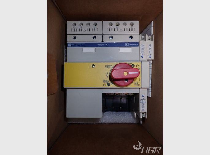 Square Dtelemecanique Reversing Contact Breaker