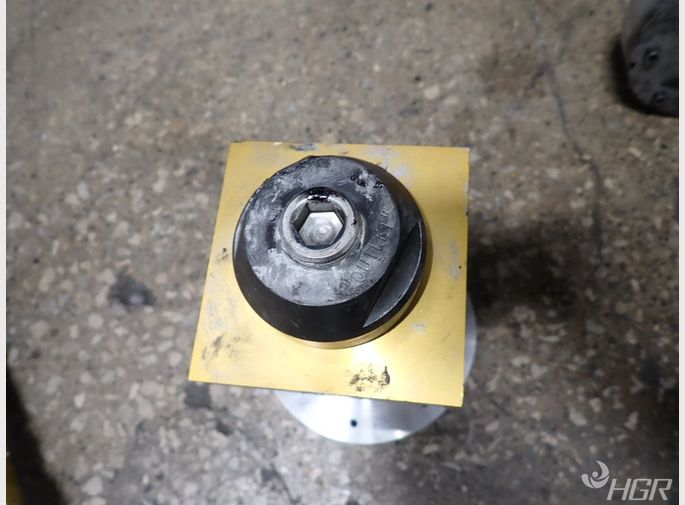  Cylinder