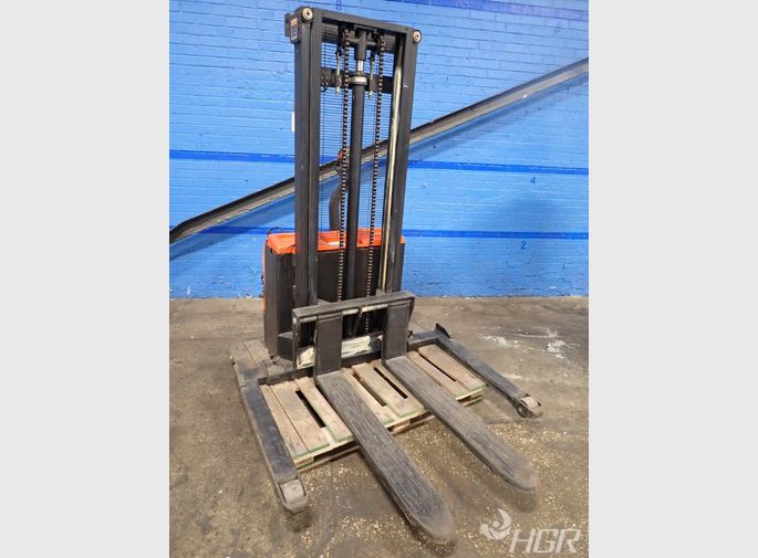 Presto Lifts Presto Lifts Pps2200101as Electric Straddle Lift