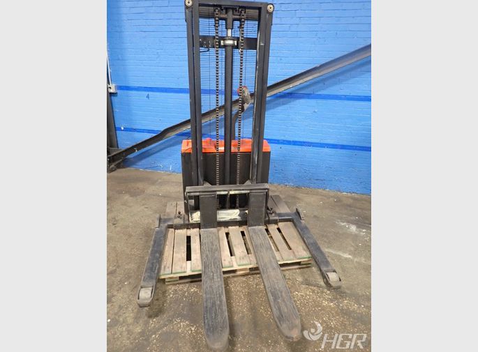 Presto Lifts Presto Lifts Pps2200101as Electric Straddle Lift