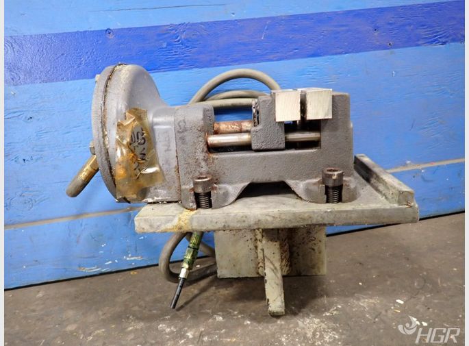  Pneumatic Vise