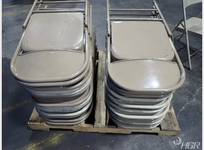  Folding Chairs