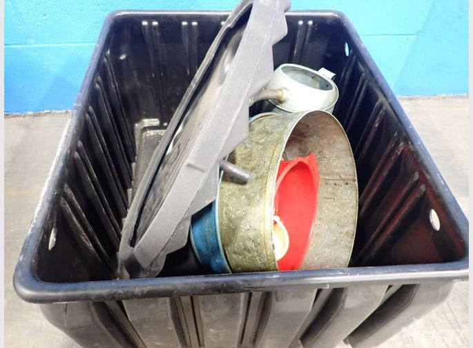 Funnels And Oil Cans