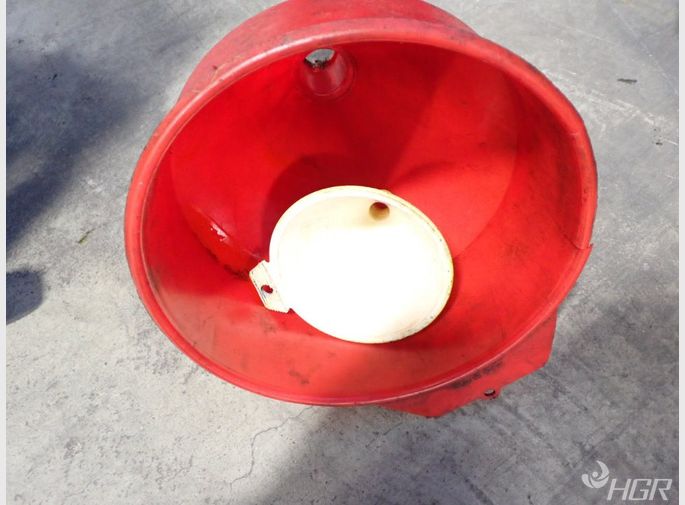  Funnels And Oil Cans