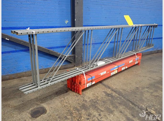  Pallet Racking Lot