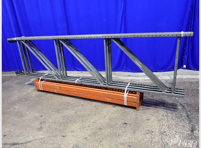  Pallet Racking Lot