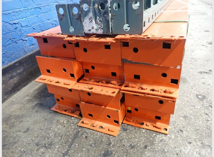  Pallet Racking Lot