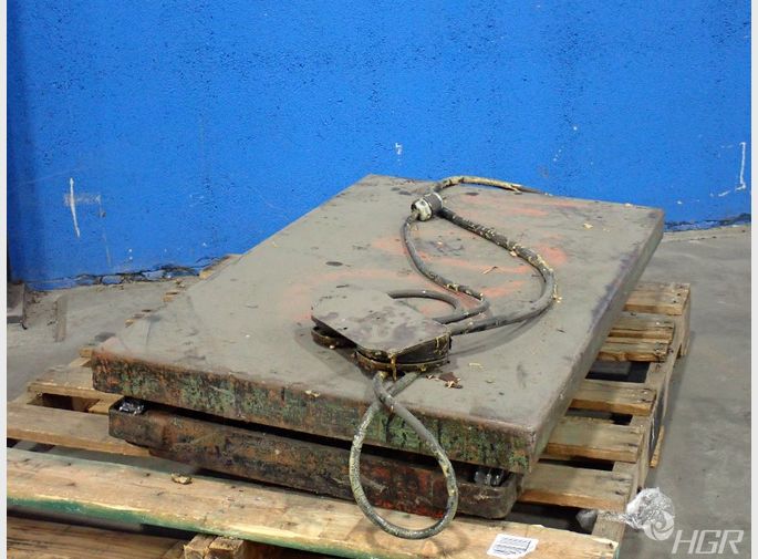 American Mfg Co Inc Electric Lift Table