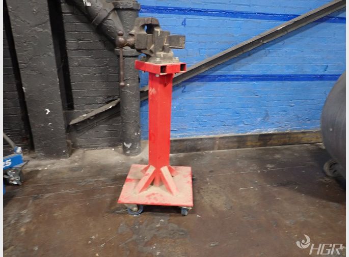  Pedestal Vise