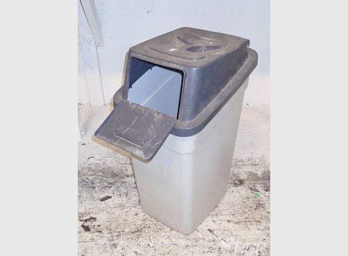 Tamor Rubber Trash Can