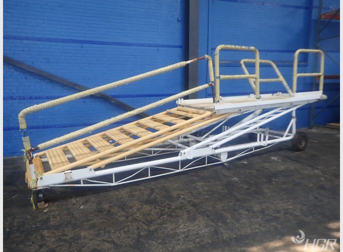 Aerostand Aircraft Maintenance Platform