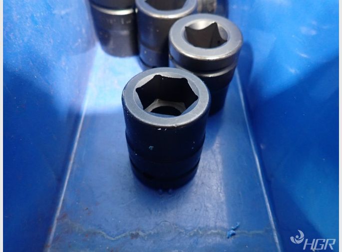  Sockets