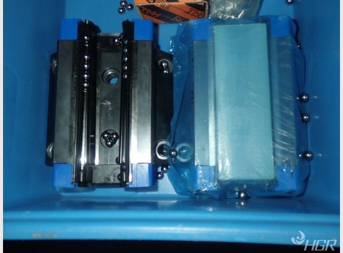  Linear Bearings