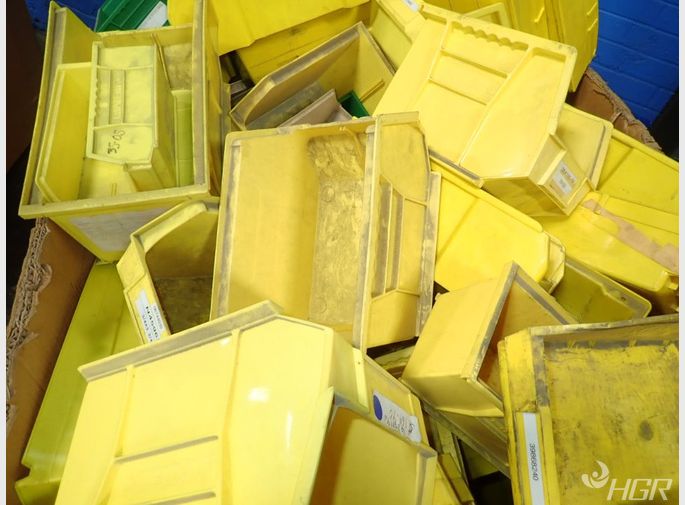  Plastic Bins