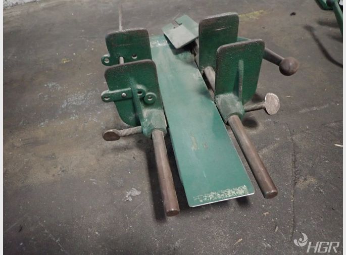  Paper Vise