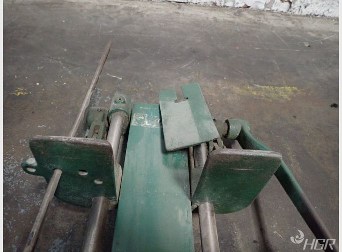  Paper Vise