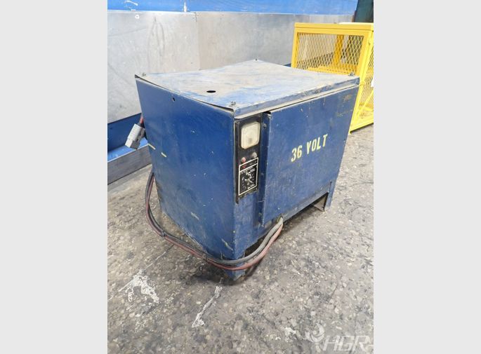  Battery Charger