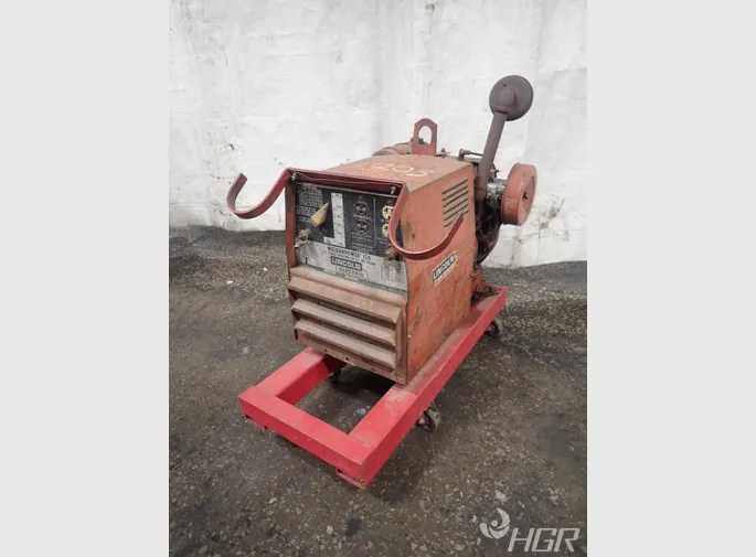 Lincoln Electric Gasoline Powered Welder  Generator