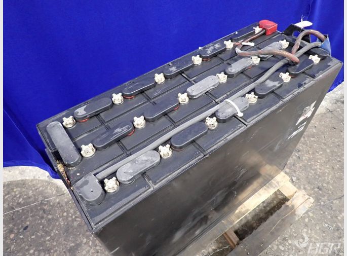 Deca Battery