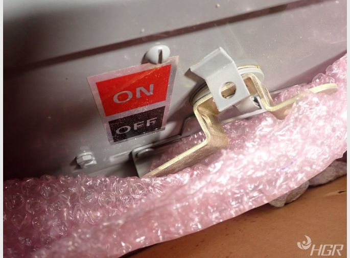 Cutlerhammer Bus Plug