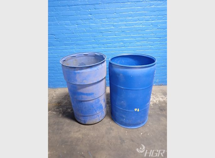 Assorted Trash Cans