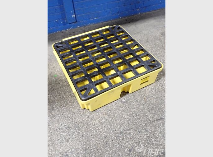 Eagle Spill Containment Pallet
