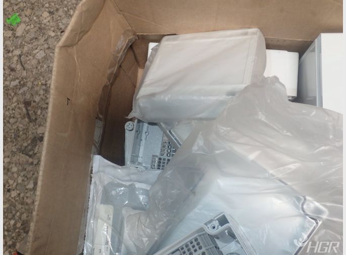 Plastic Hardware