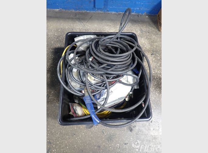  Cables
