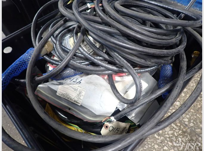  Cables