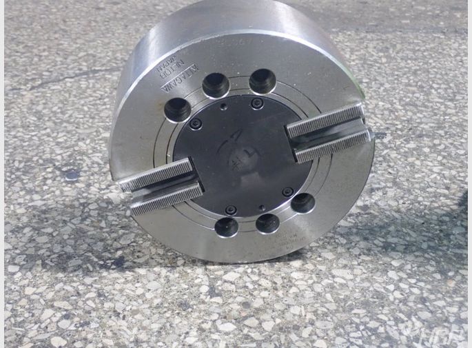 Kitagawa 2 Jaw Chuck