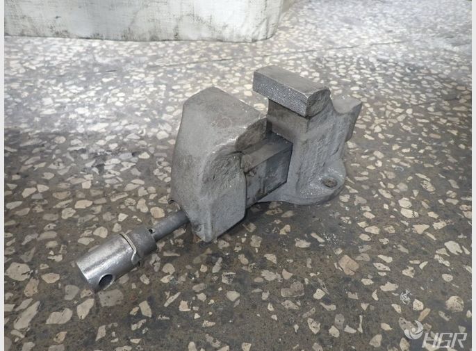 3 Vise