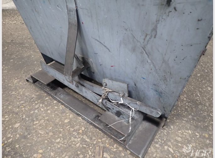 Wright Self Dumping Hopper