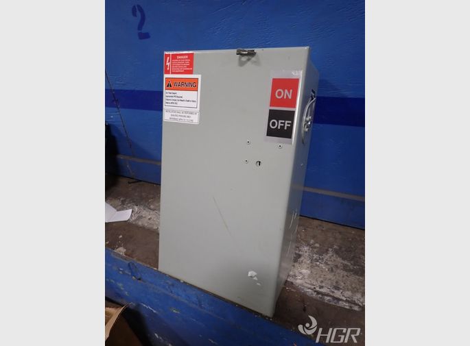 General Electric Bus Plug