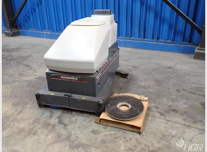 Advance Floor Scrubber