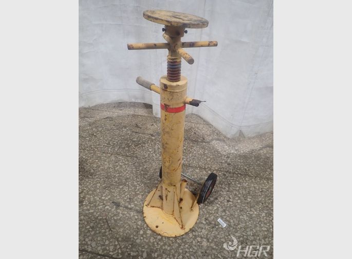  Stabilizing Jack