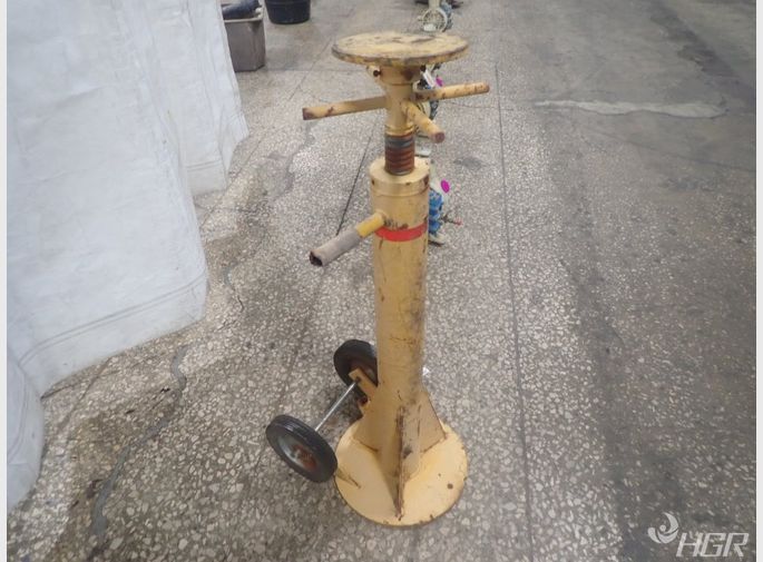  Stabilizing Jack
