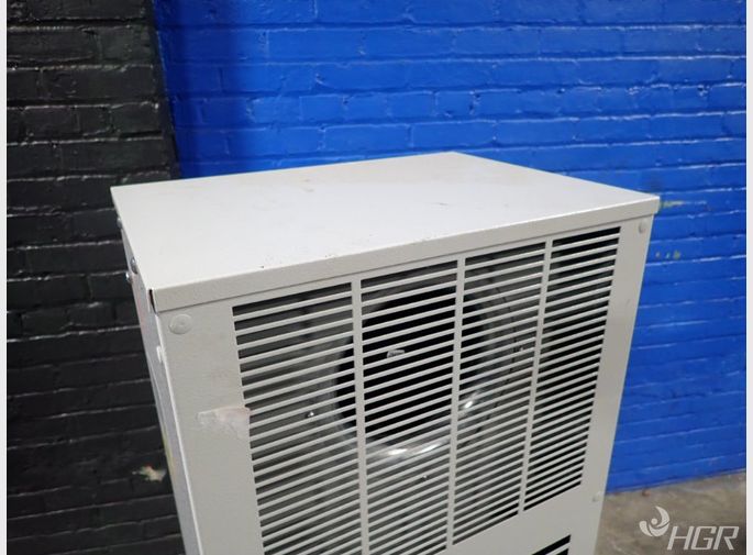 Pfannenberg Chiller