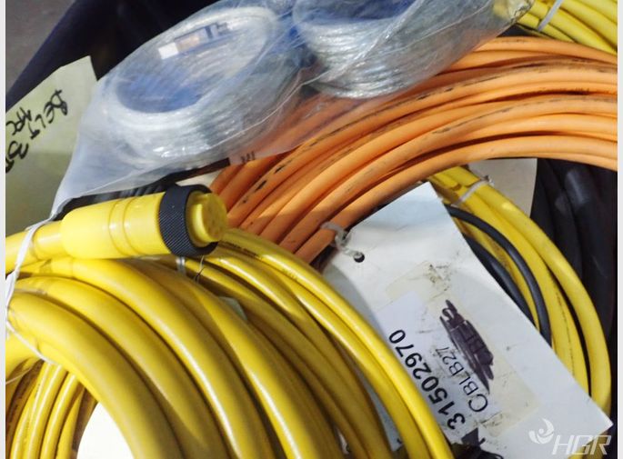  Cables