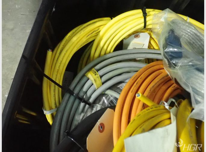  Cables