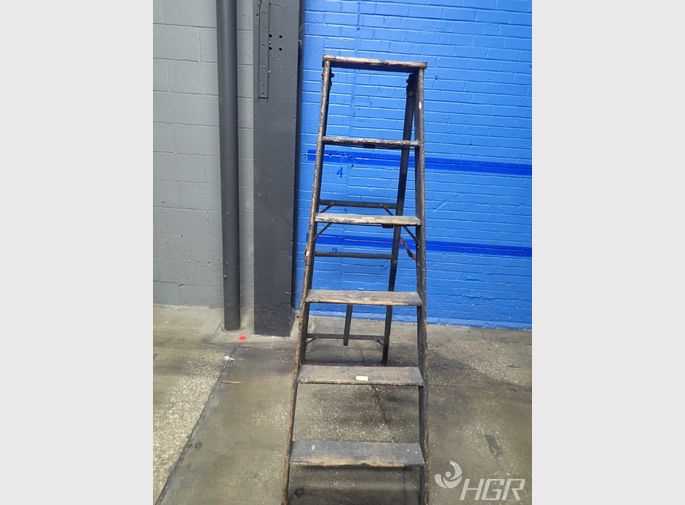  Wood Step Ladder