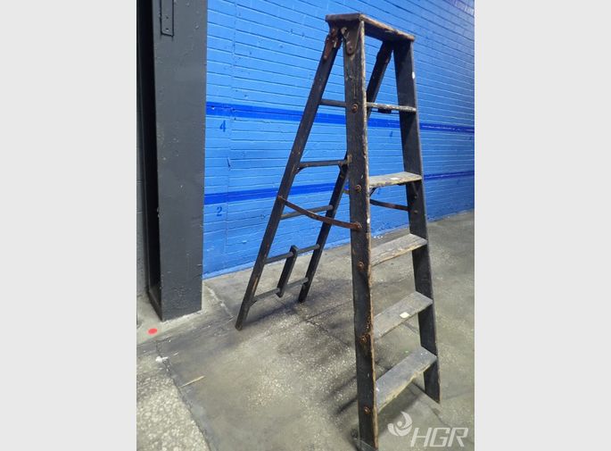  Wood Step Ladder