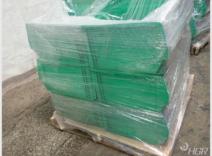  Green Plastic Totes