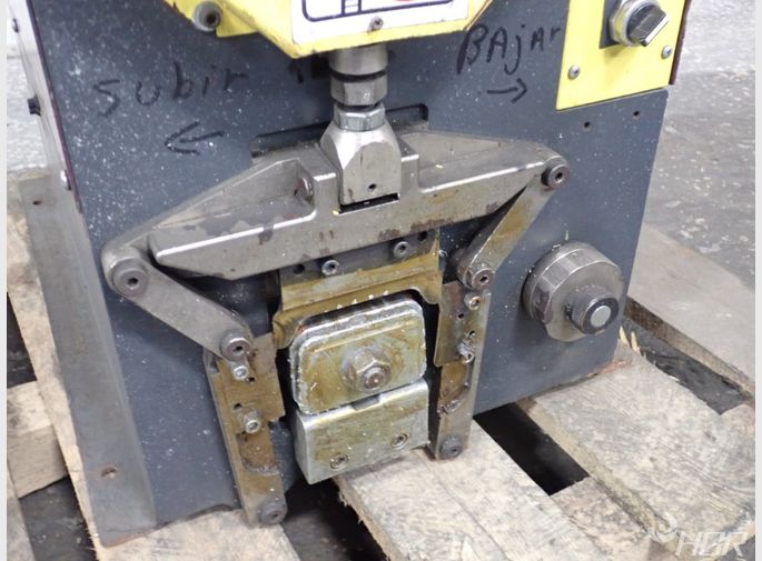 Elf Elf Elbow Machine