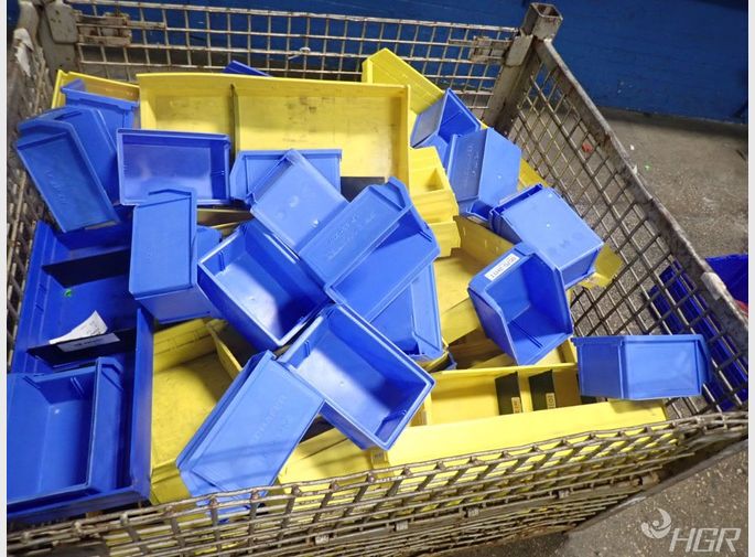  Containers